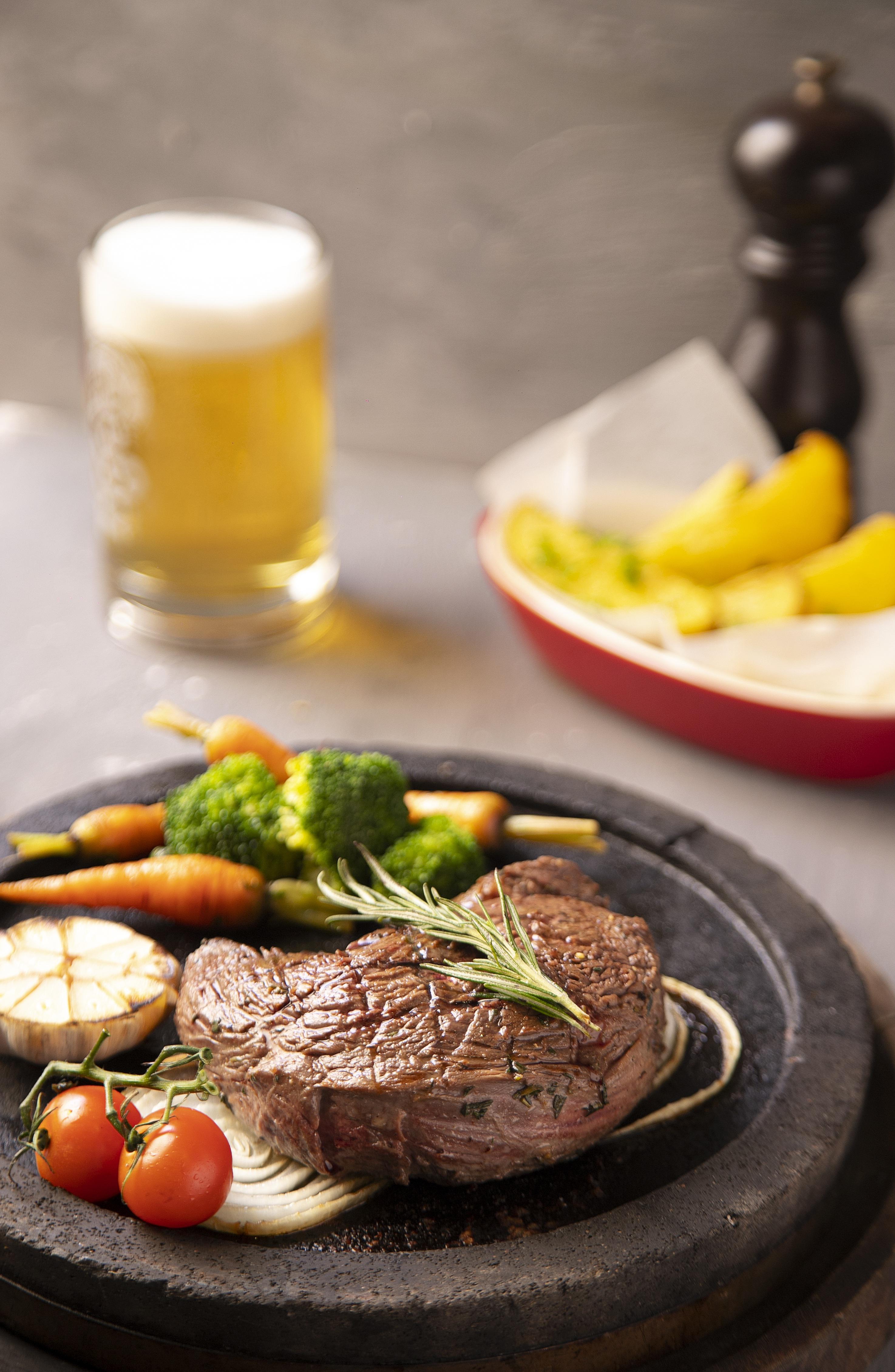 SANUSVERSUS EXCLUSIVE – Steak