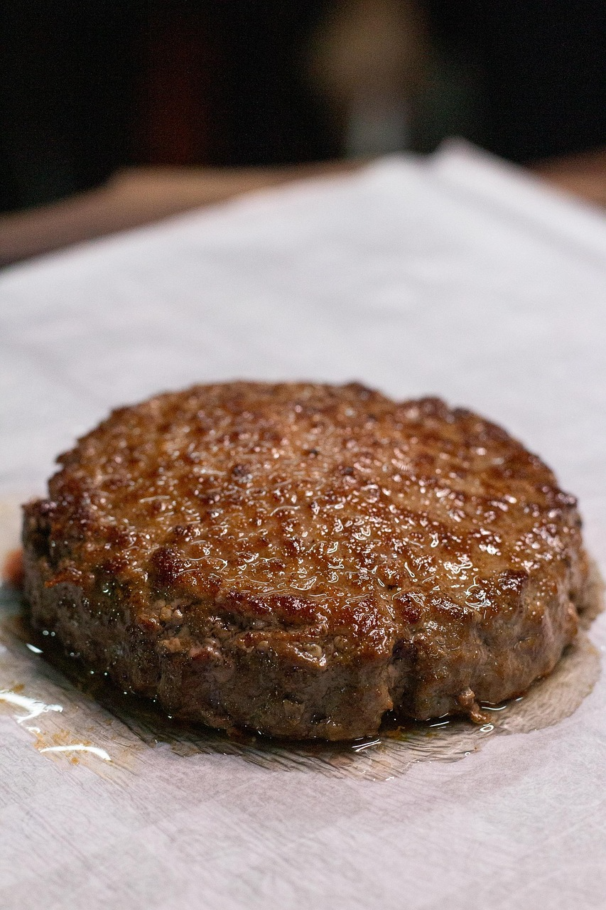 Gebratenes Höllerschmid Beef Pattie als Serviervorschlag